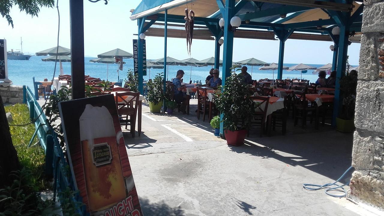 Hotel Tarsanas Pythagoreio Buitenkant foto