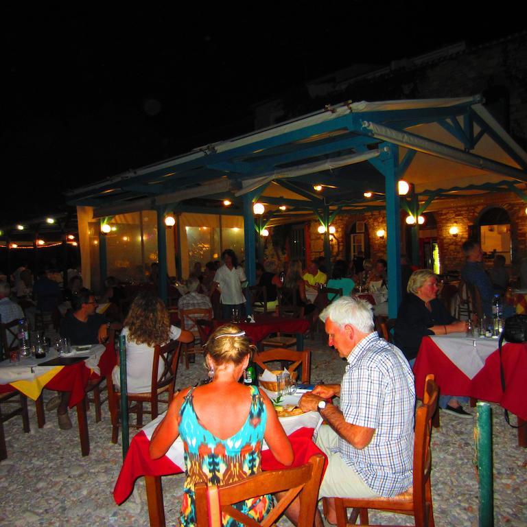Hotel Tarsanas Pythagoreio Buitenkant foto